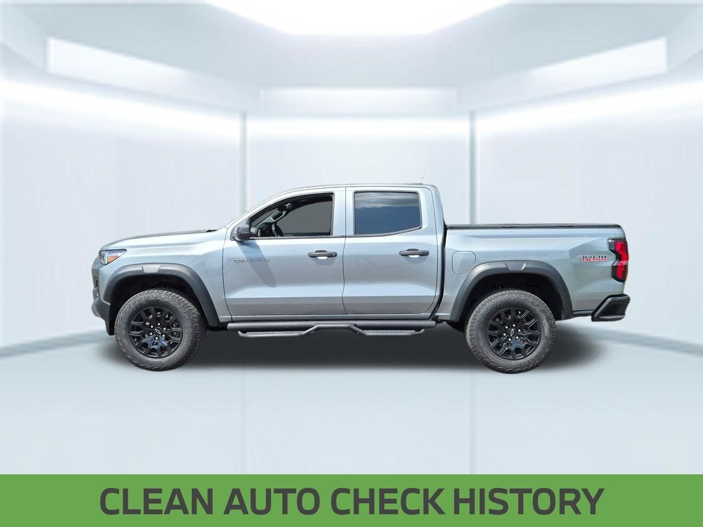 Used 2025 Gray Chevrolet Trail Boss image 2