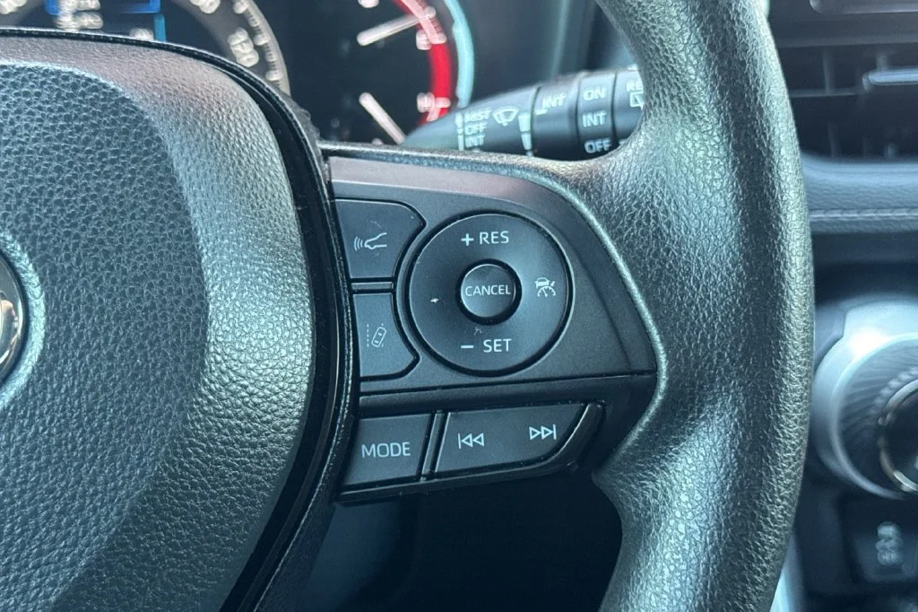 Used 2023 Ice Toyota XLE image 29