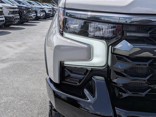 New 2026 White Sands Chevrolet ZR2 image 9
