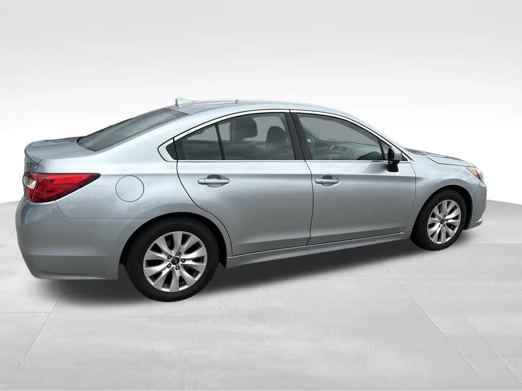 Used 2016 Silver Subaru 2.5i image 6