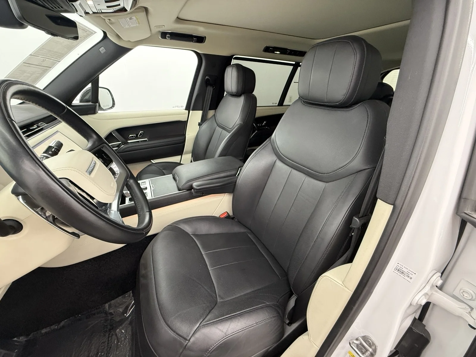 2022 Land Rover New Range Rover SE - Photo 15