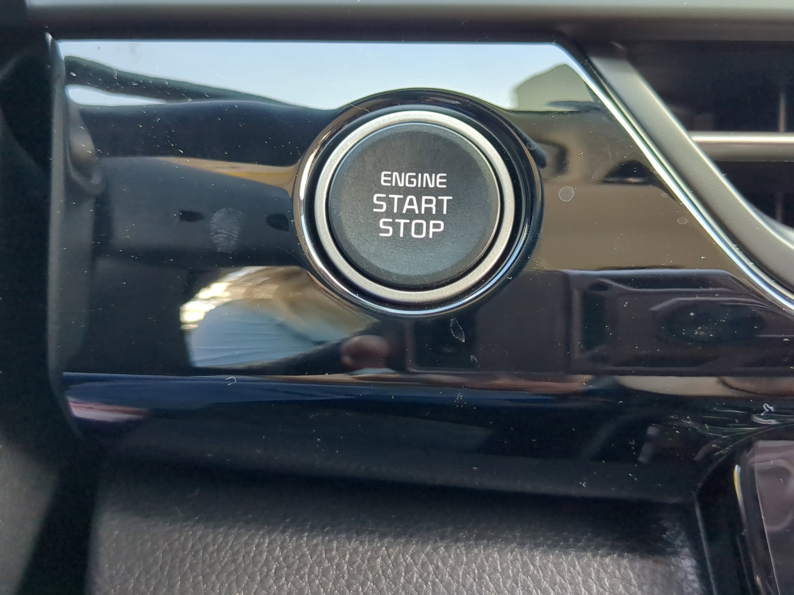 New 2026 Pluton Blue/Black Roof Kia S image 11