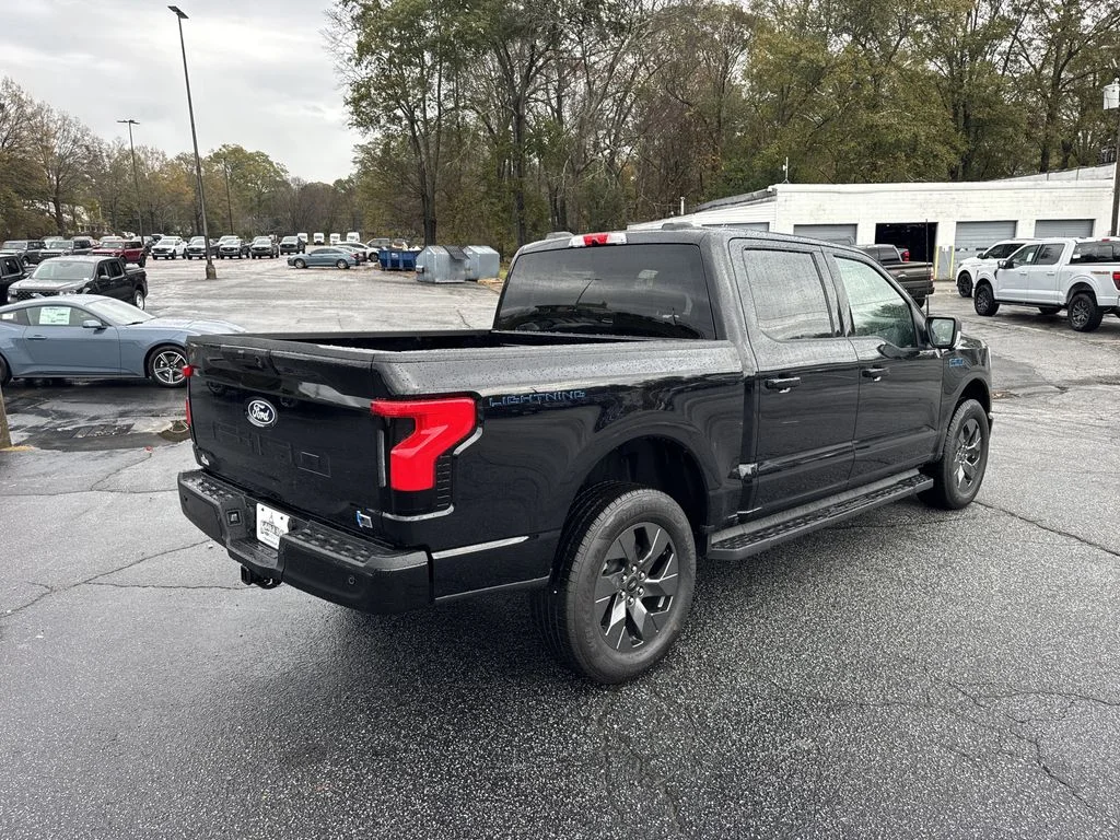 New 2025 Black Ford Flash image 8