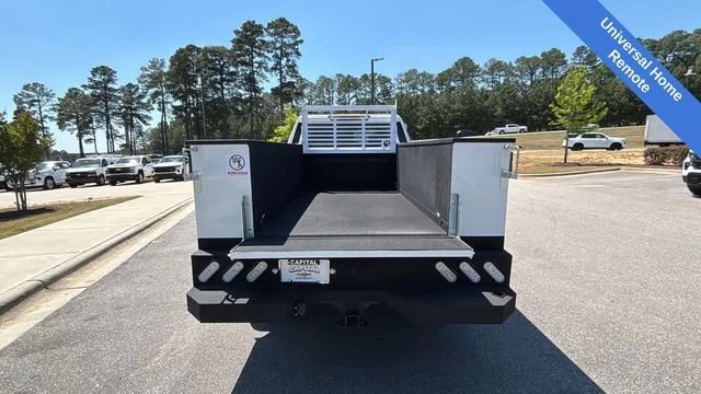 Used 2025 Summit White Chevrolet LT image 32