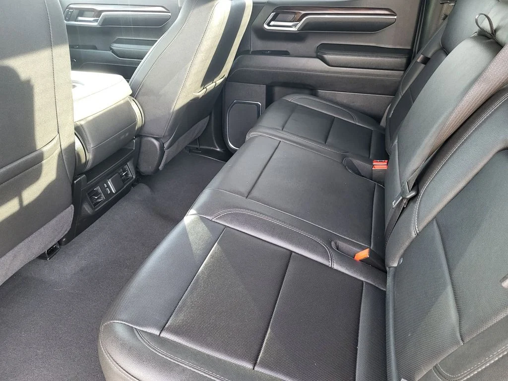 Used 2024 Sterling Metallic GMC SLT image 19