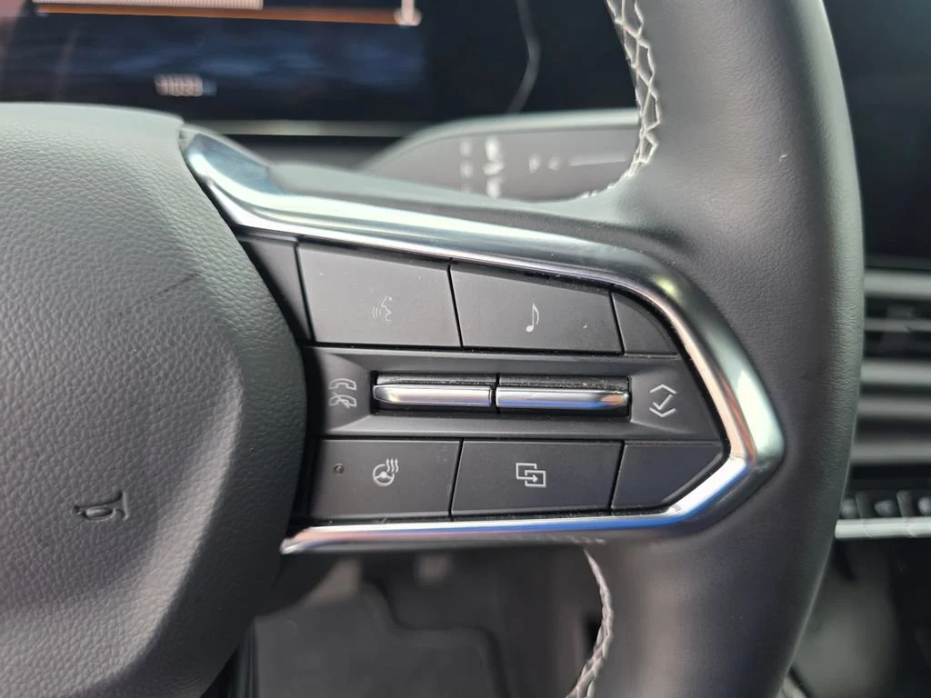 Used 2026 Slate Gray Metallic Chevrolet LT - Standard Range image 23