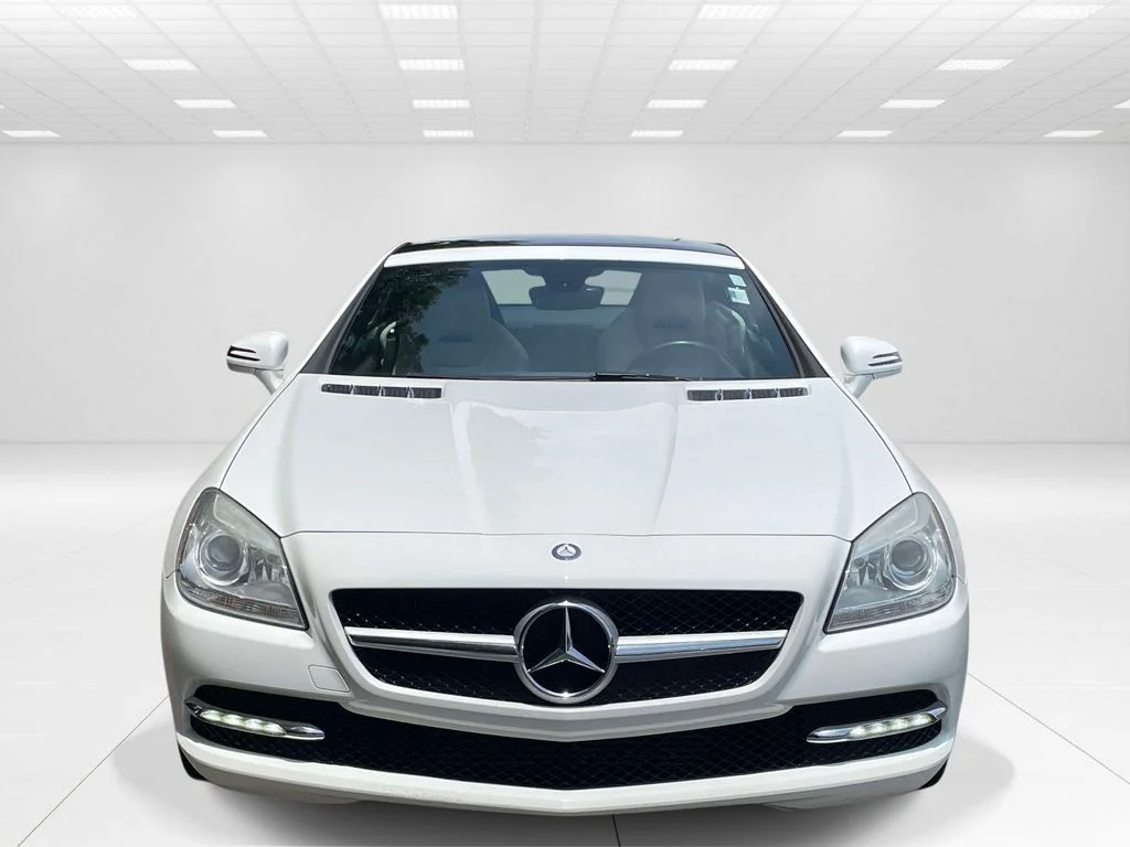 Used 2015 White Mercedes-Benz SLK 250 image 4