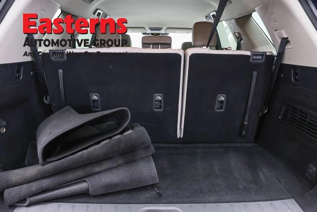 Used 2022 Gray Nissan SL image 9