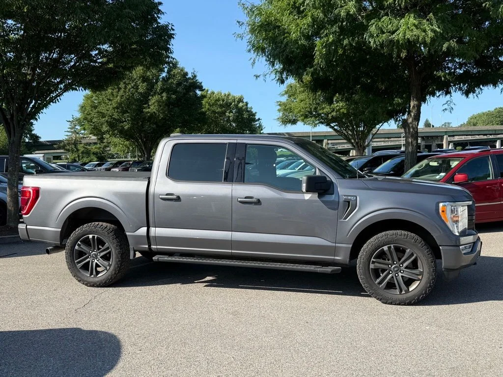 Used 2021 Gray Ford XLT image 12