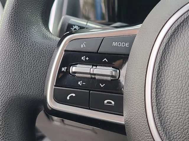 Used 2023 White Kia LX image 24