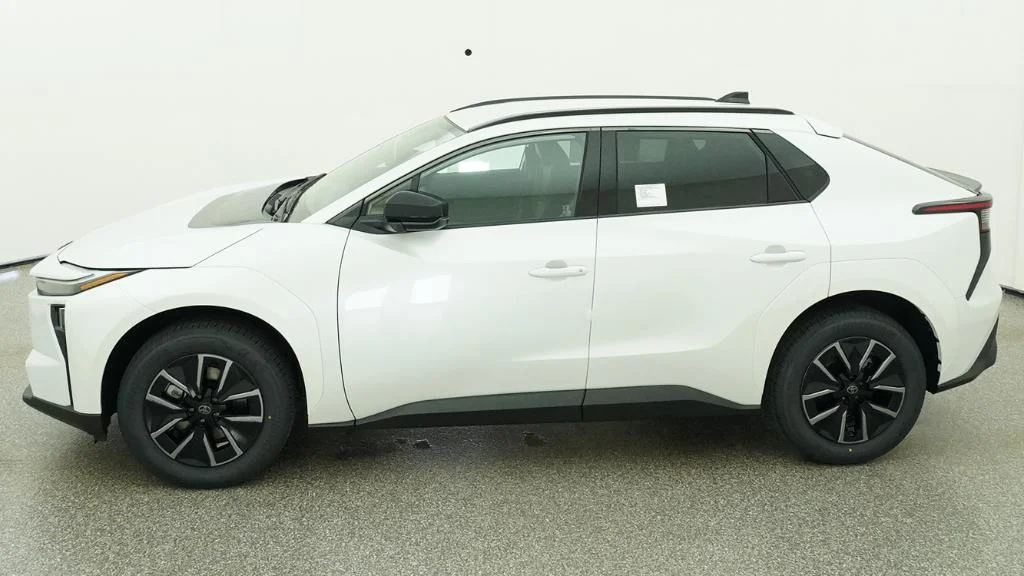 New 2026 Wind Chill Pearl Toyota XLE image 49
