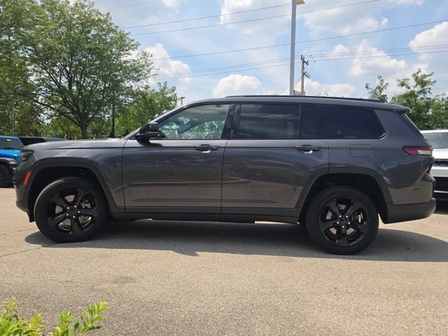 Used 2024 Baltic Gray Metallic Clearcoat Jeep Altitude X image 26