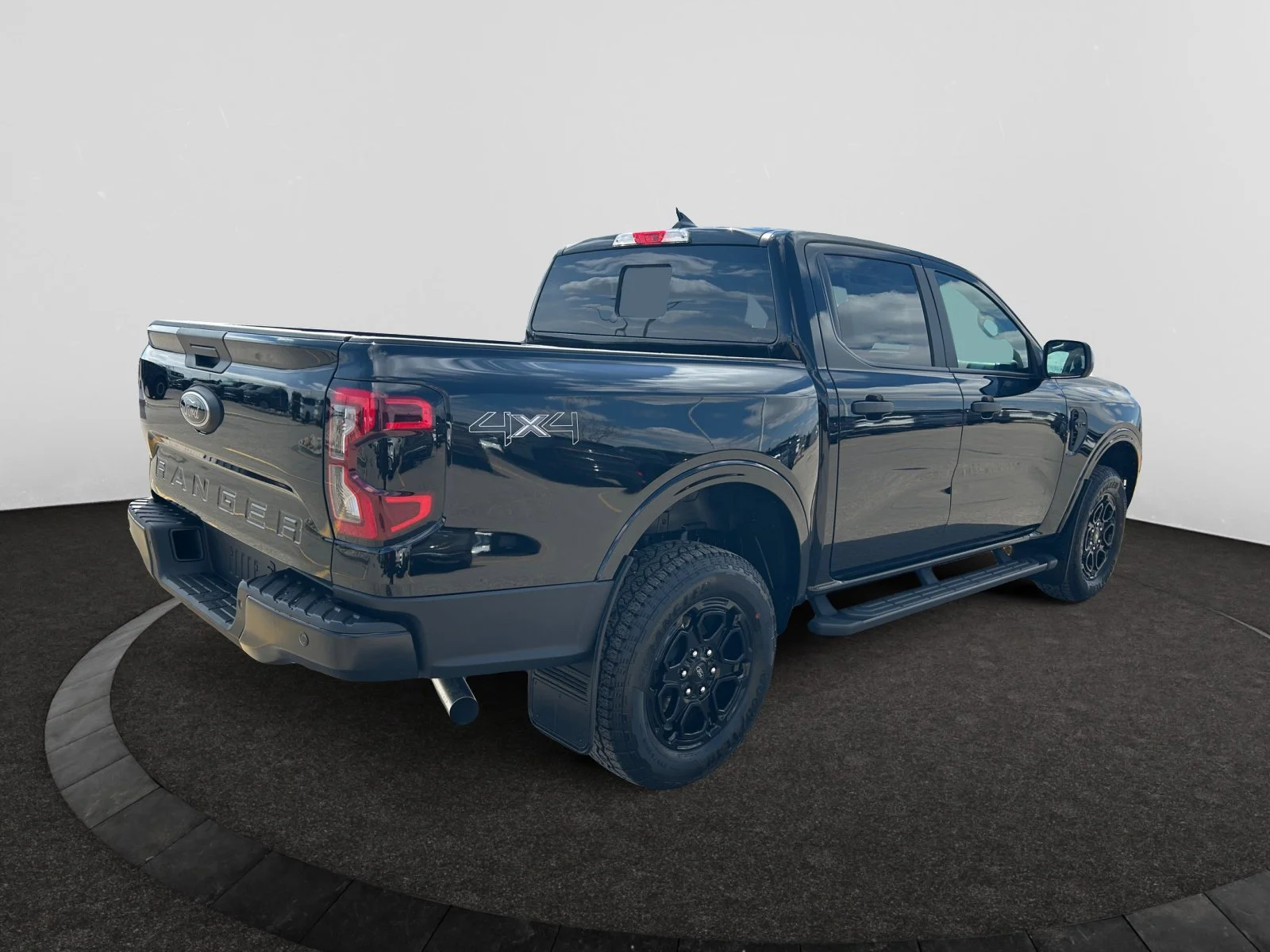 New 2026 Shadow Black Ford XLT image 5