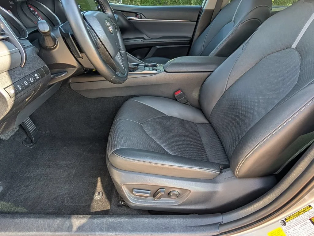 Used 2022 Silver Toyota XSE V6 image 18
