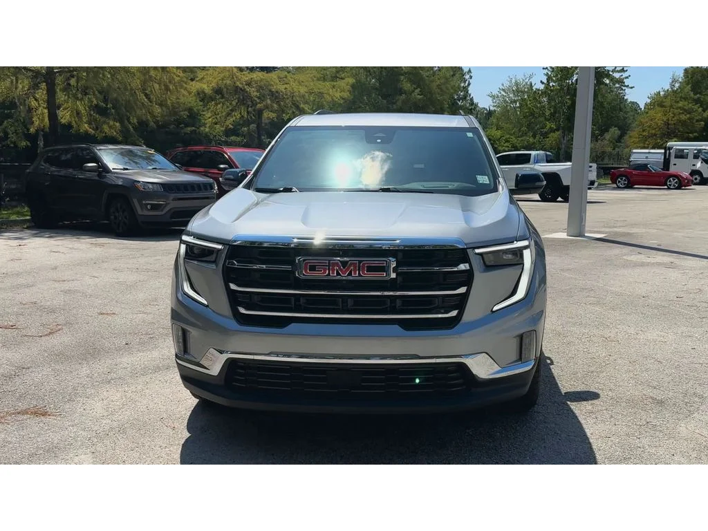 Certified Used 2024 Sterling Metallic GMC FWD Elevation image 3