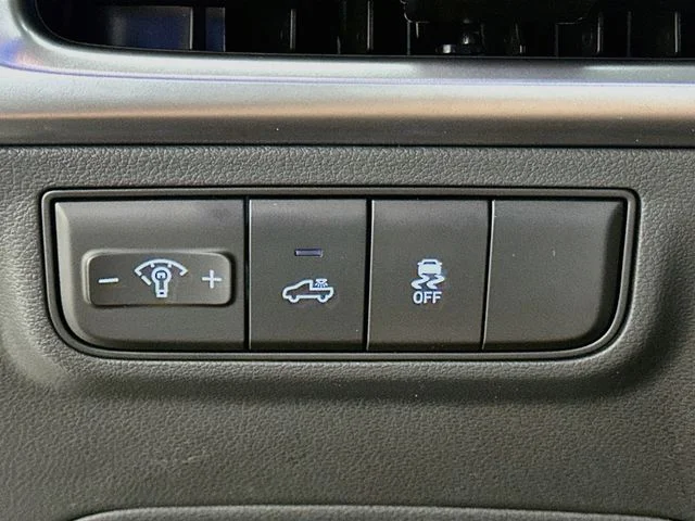 New 2027 Green Hyundai SE image 20