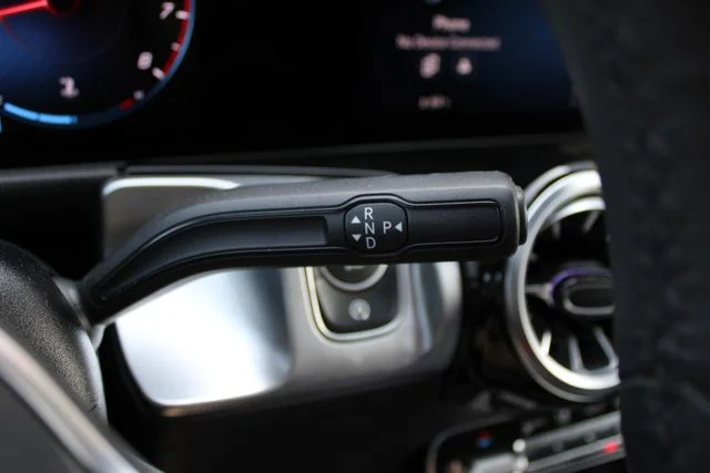 Used 2022  Mercedes-Benz GLB 250 image 11