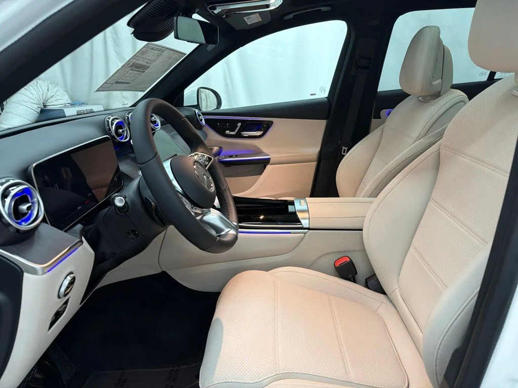 New 2027 White Mercedes-Benz GLC 300 image 12