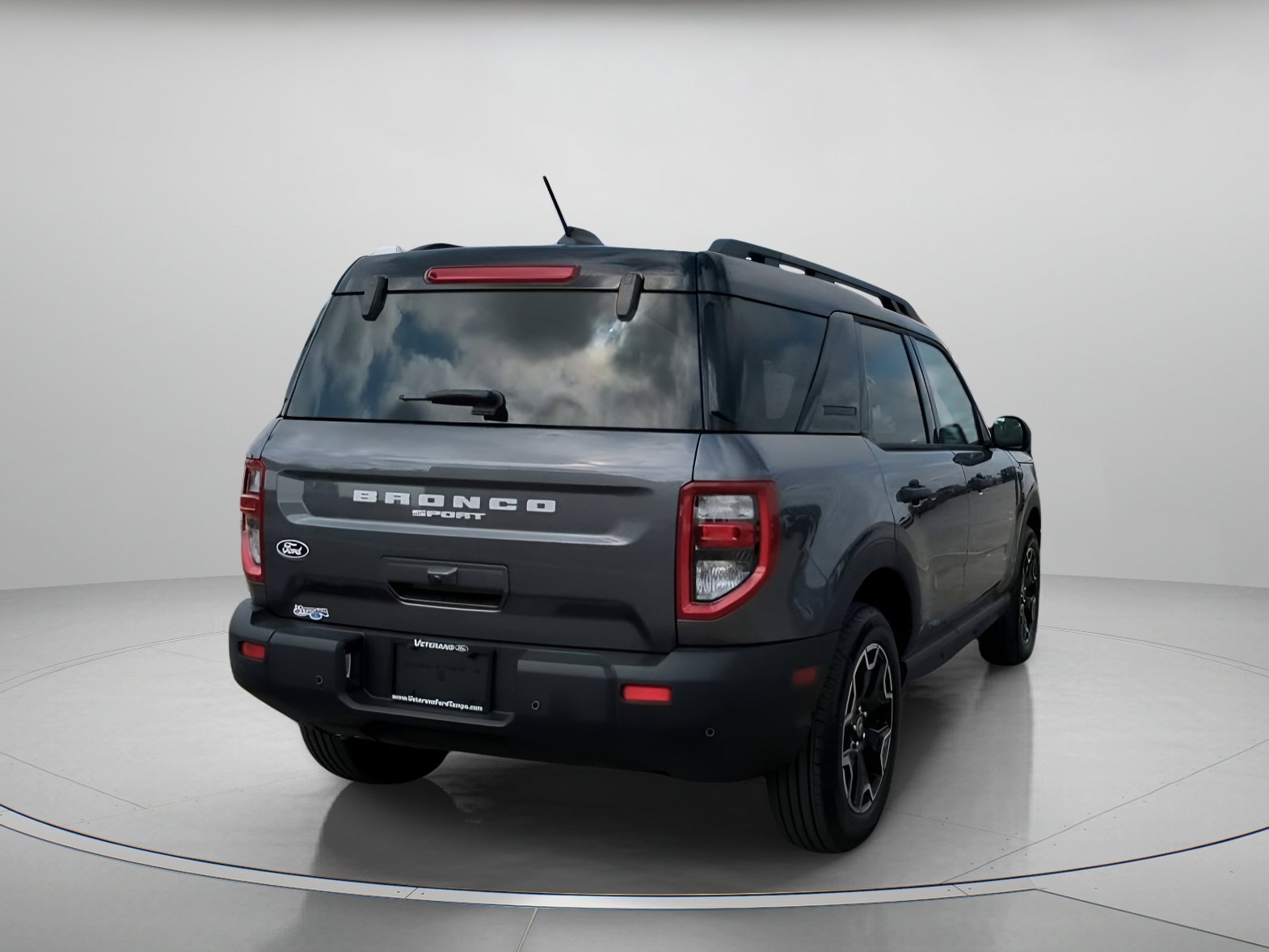 New 2026 Carbonized Gray Metallic Ford Outer Banks® image 23