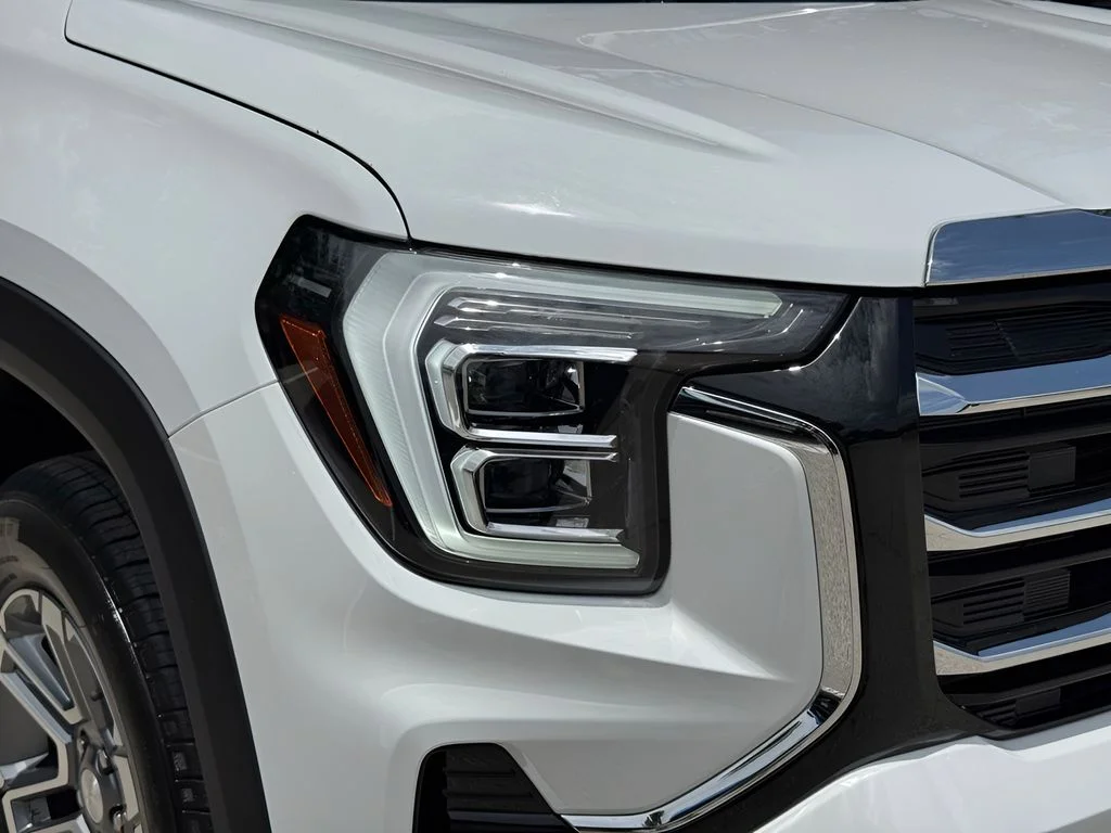 Used 2026 White GMC Elevation image 9