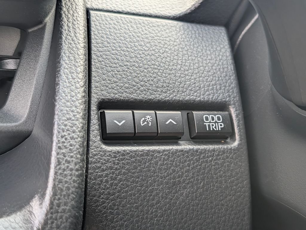 2024 Toyota Prius LE - Photo 31