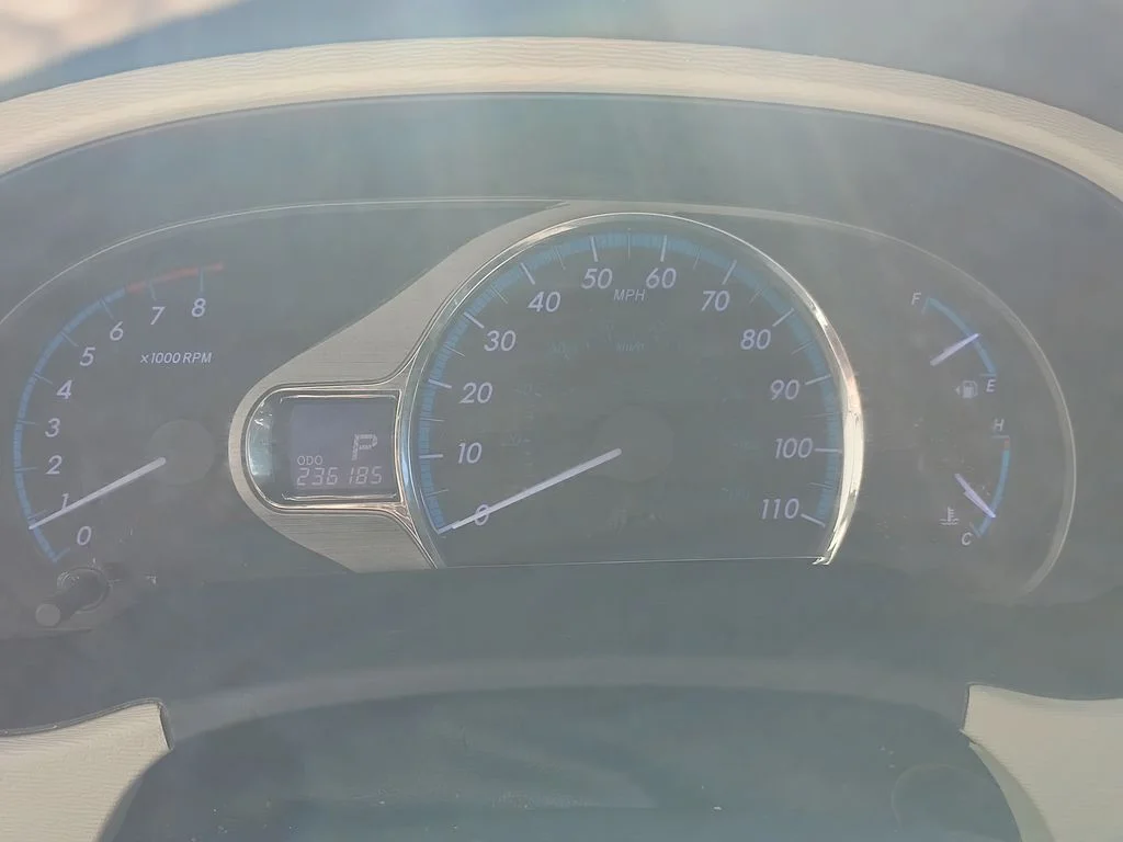Used 2014 Predawn Gray Mica Toyota XLE image 21