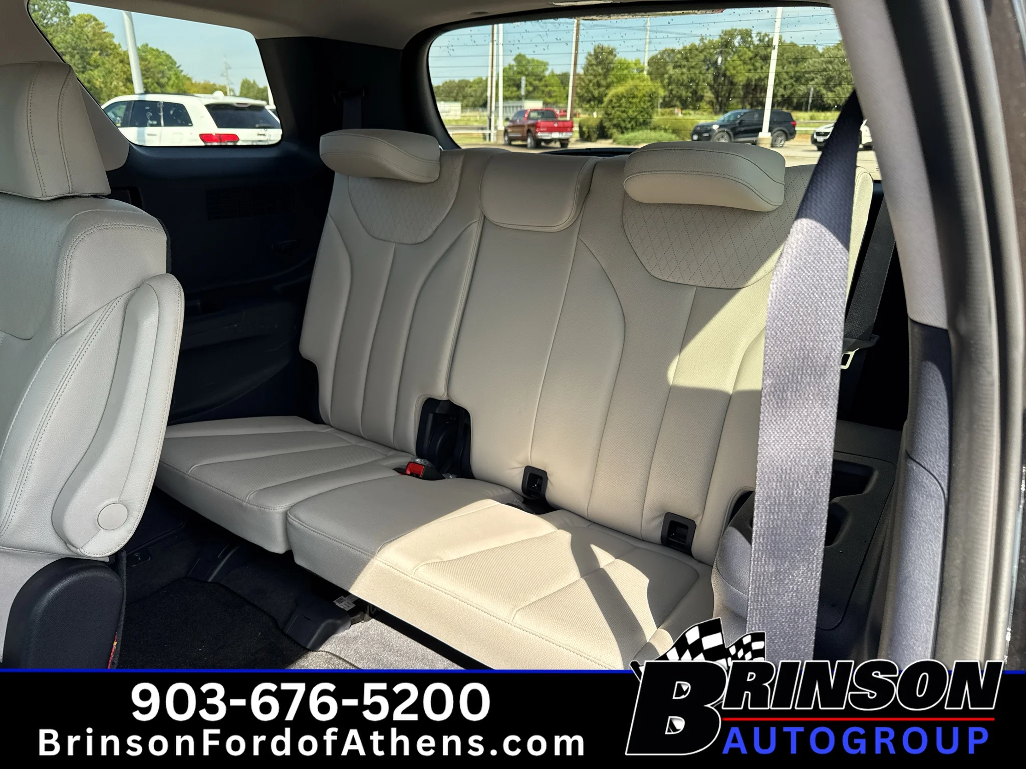 Used 2022 Abyss Black Pearl Hyundai SEL image 17