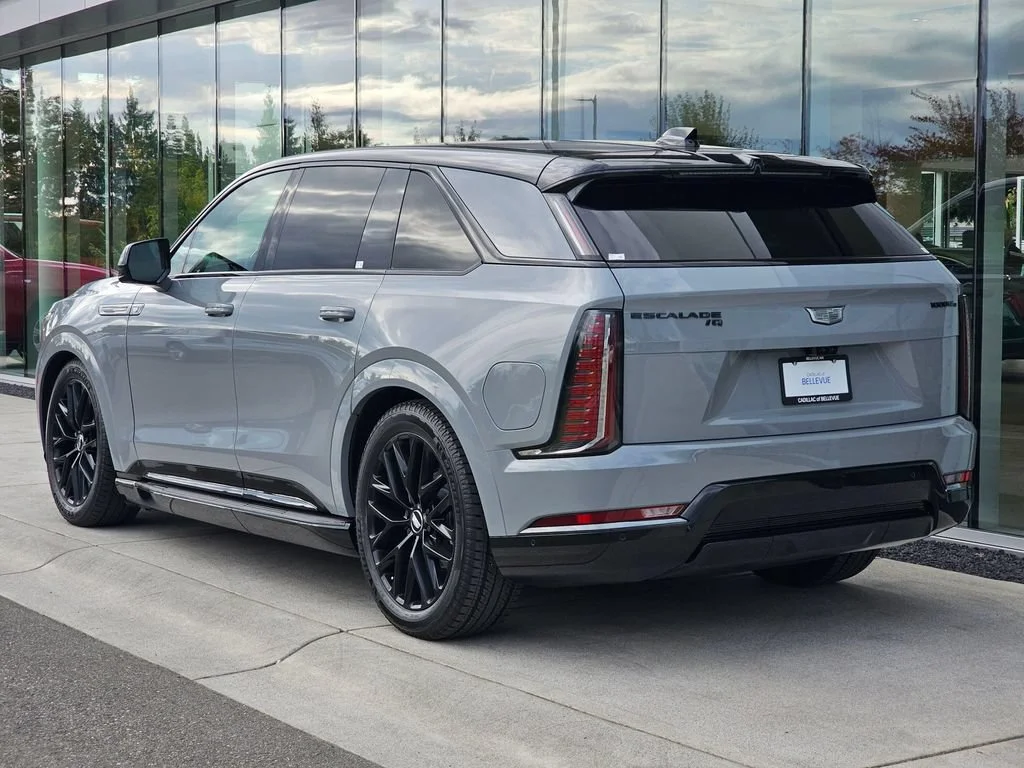 New 2026 Luna Metallic Cadillac Premium Sport image 3