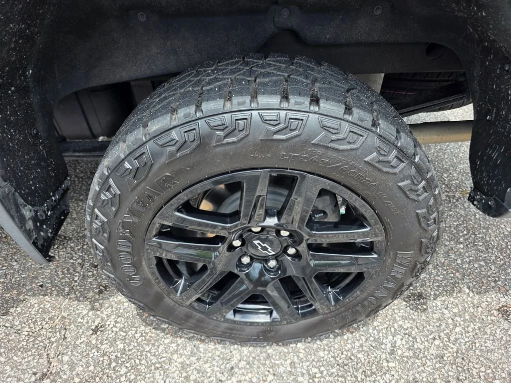Used 2025 Sterling Gray Metallic Chevrolet LT Trail Boss image 34