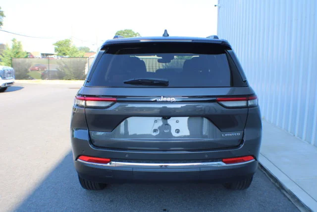 Used 2022 Baltic Gray Metallic Clearcoat Jeep Limited image 14