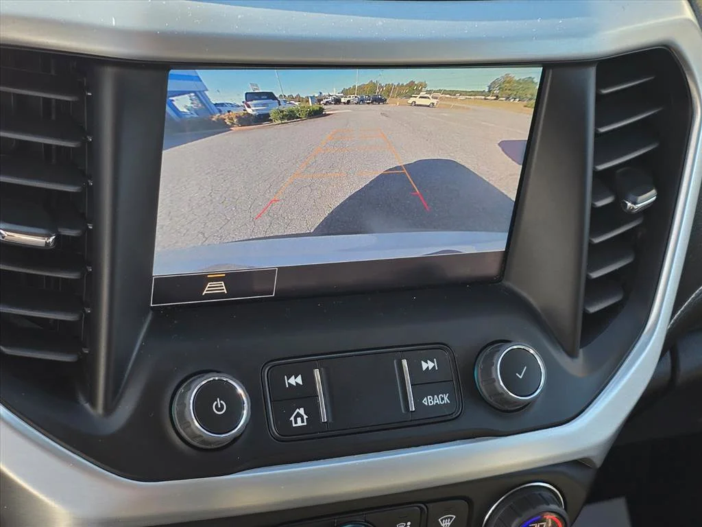 Used 2023 SUMMIT WHITE GMC SLT image 9