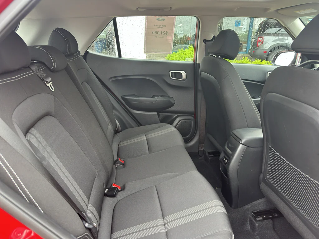 Used 2025 Ultimate Red Hyundai SEL image 30