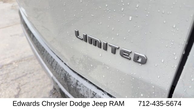 New 2026 Sting-Gray Clear-Coat Exterior Paint Jeep Limited image 13