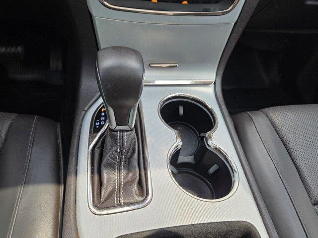 Used 2018 Ivory 3-Coat Jeep Summit image 17