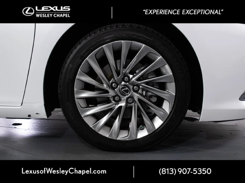 Used 2022 White Lexus 300h Ultra Luxury image 3