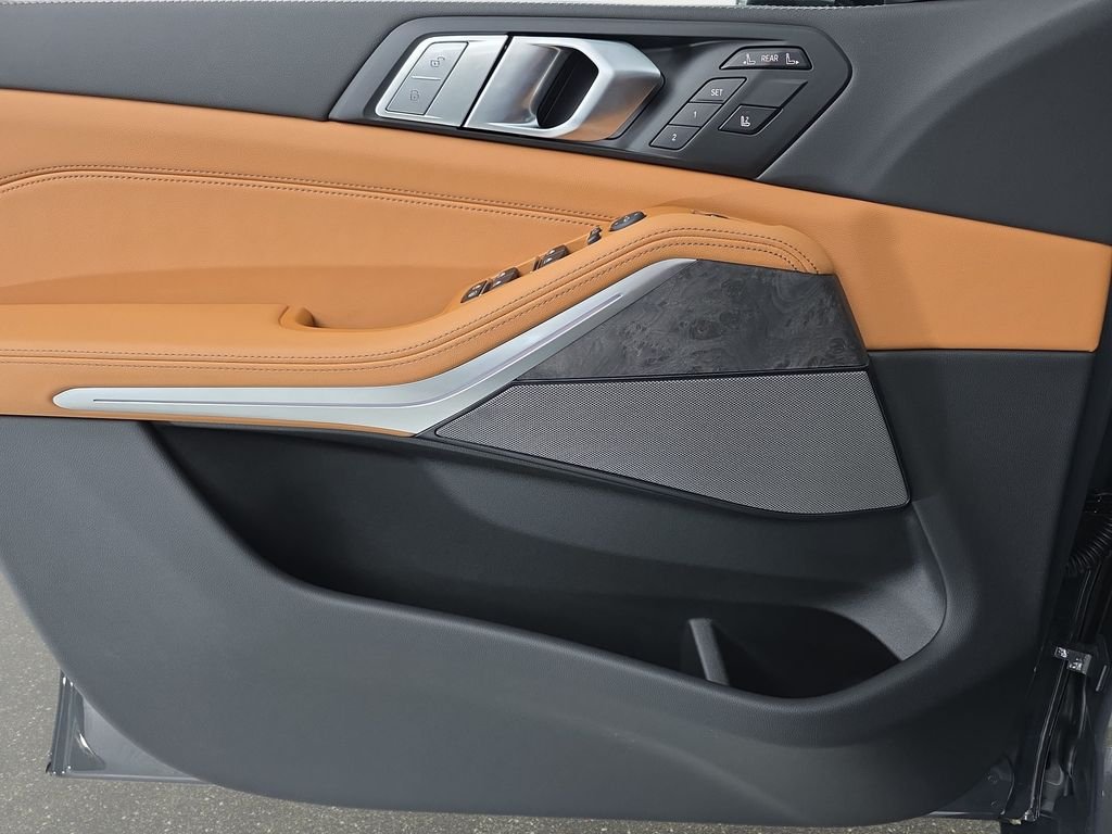 New 2027 Dravit Grey Metallic BMW xDrive40i image 27