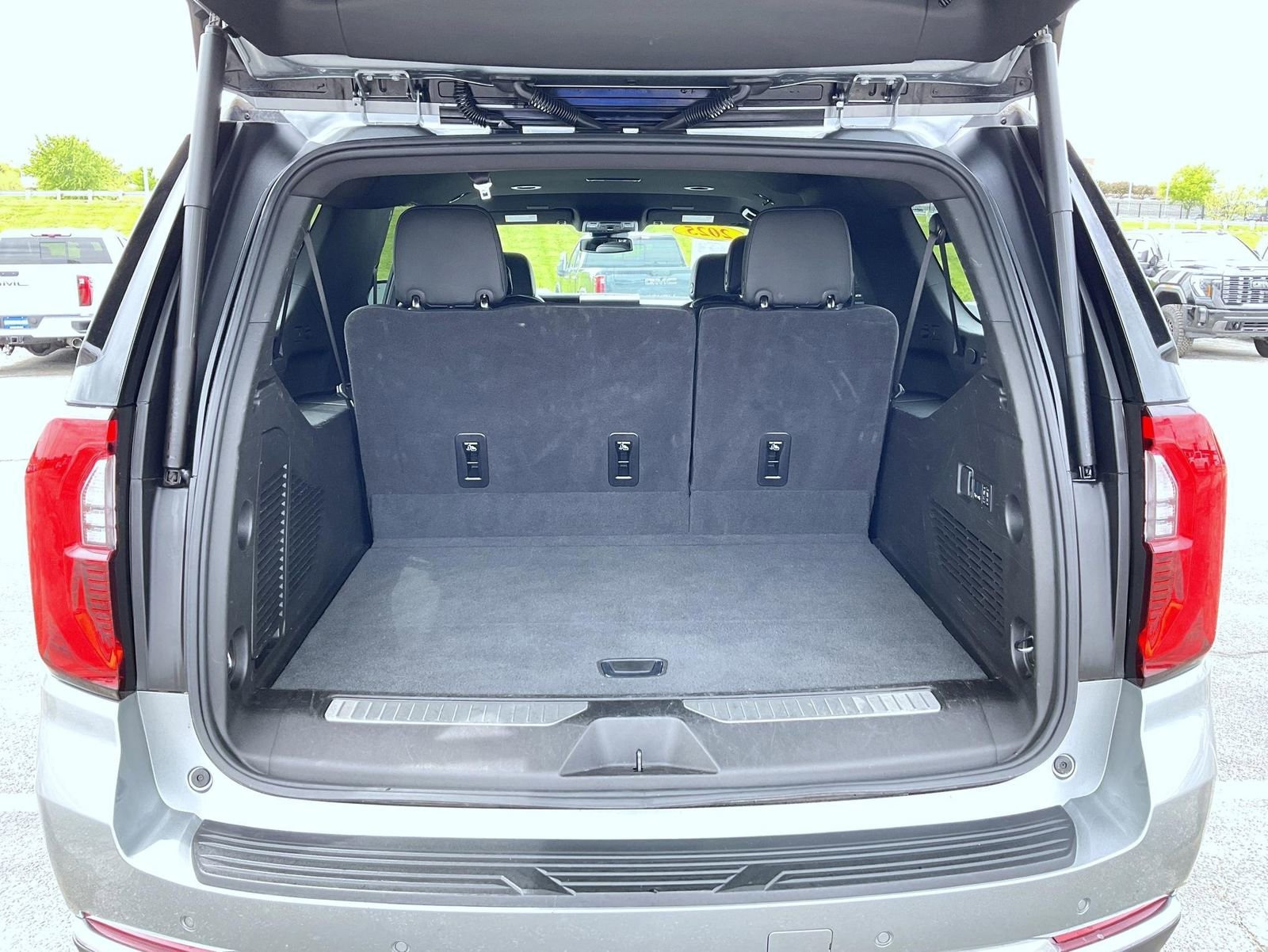 2025 GMC Yukon XL Denali - Photo 22