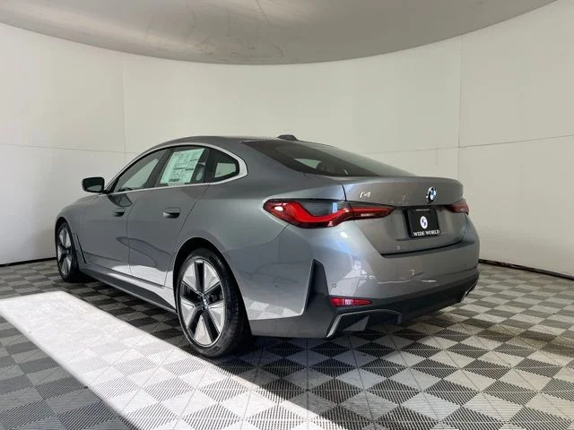 New 2026 Skyscraper Grey Metallic BMW xDrive40 image 5