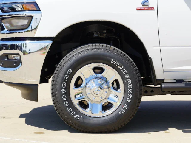 New 2027 Bright White Clear-Coat Exterior Paint RAM Tradesman image 9