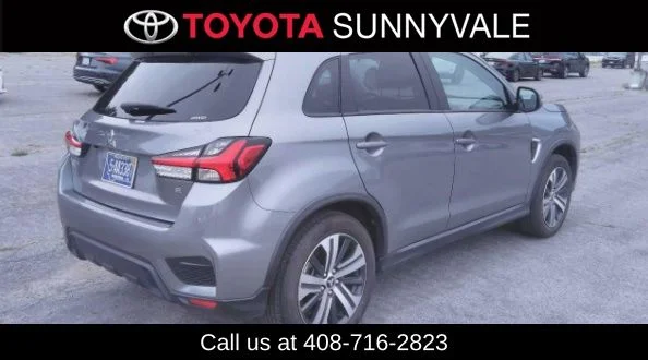 Used 2025  Mitsubishi 2.0 SE image 2