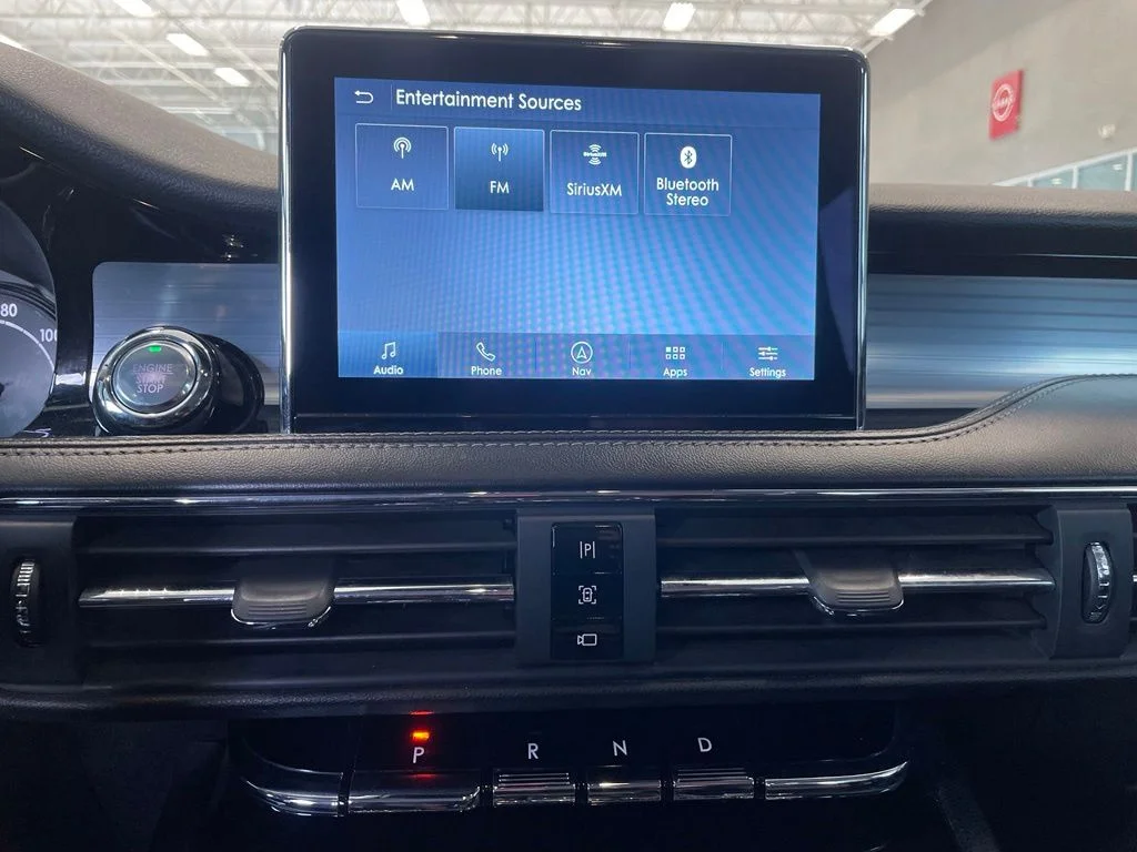 Used 2021 Red Lincoln Standard image 16