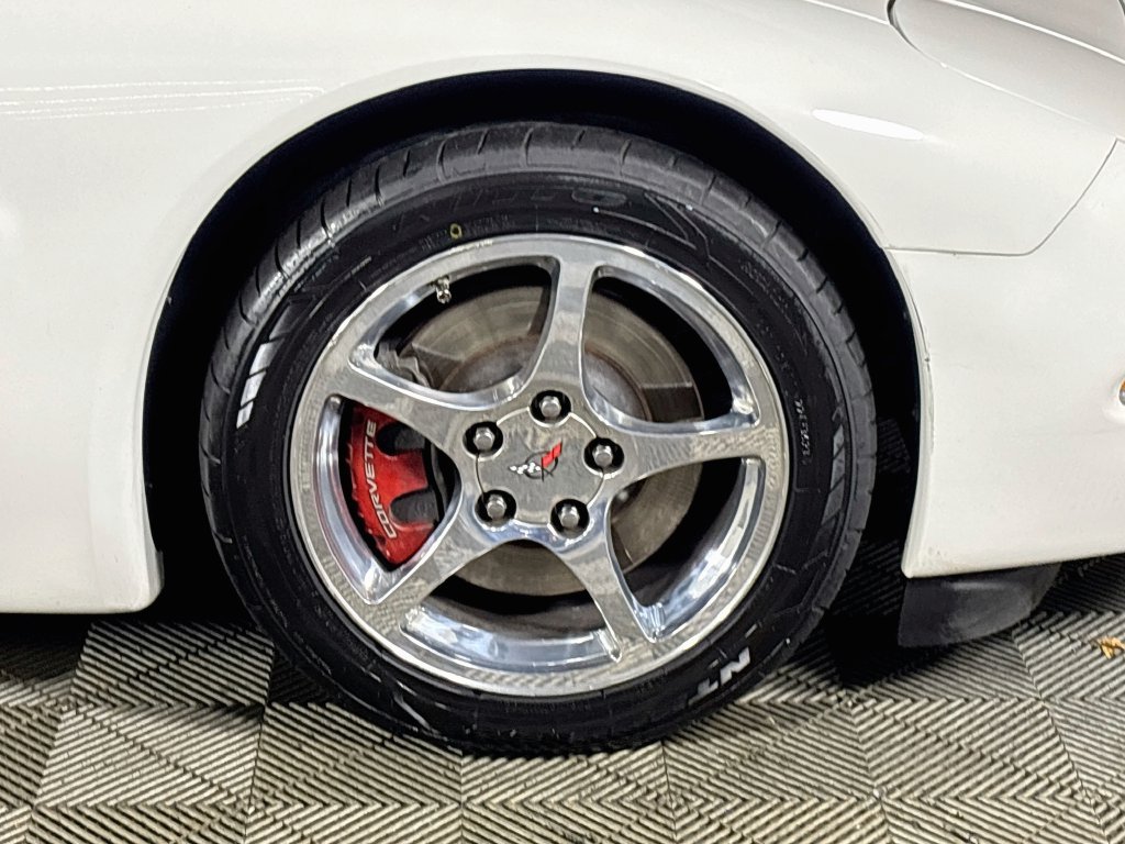 Used 2003 White Chevrolet Base image 20