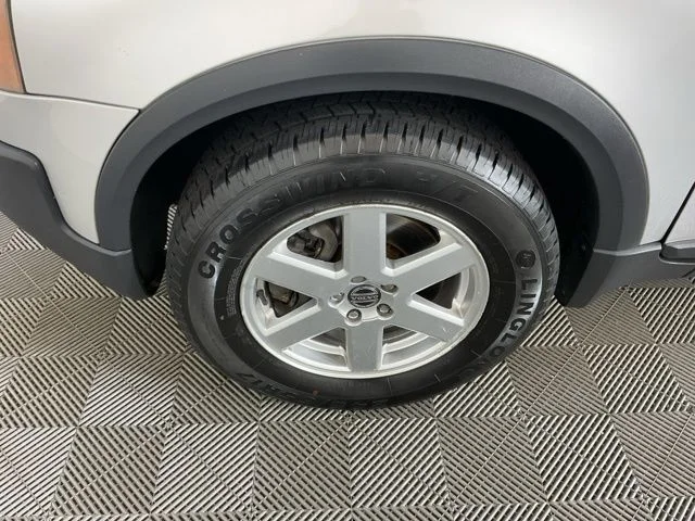Used 2005 Silver Volvo 2.5T image 27