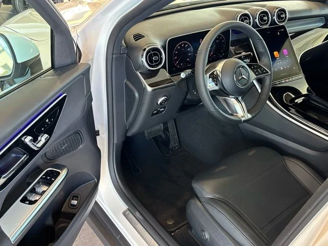 New 2026 White Mercedes-Benz GLC 300 image 9