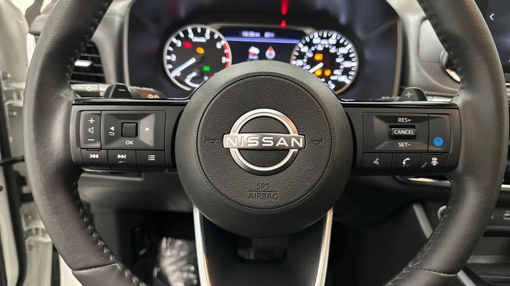 Used 2023 White Nissan SV image 16