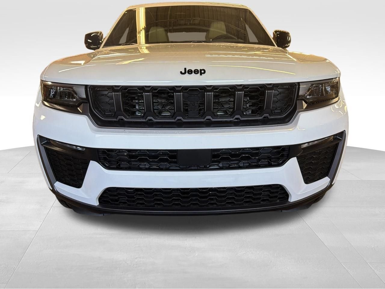 New 2026 Bright White Clear-Coat Exterior Paint Jeep Limited image 7