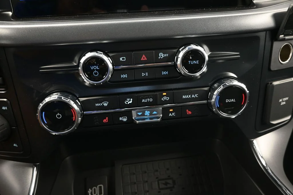 New 2026 Oxford White Ford XLT image 30