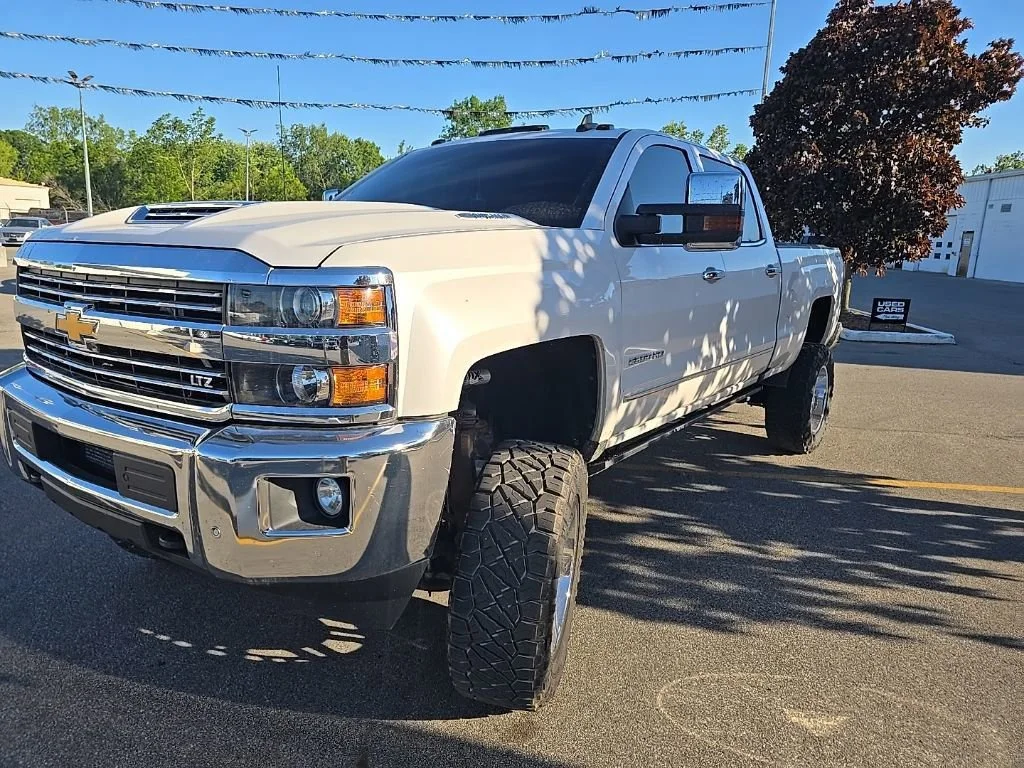 2018 Chevrolet Silverado HD LTZ 4WD Crew Cab Standard Box's photo