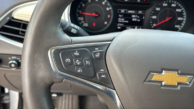 Used 2019 SUMMIT WHITE Chevrolet LT image 23