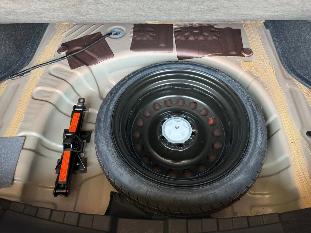 Used 2025 Orange Nissan SR image 27